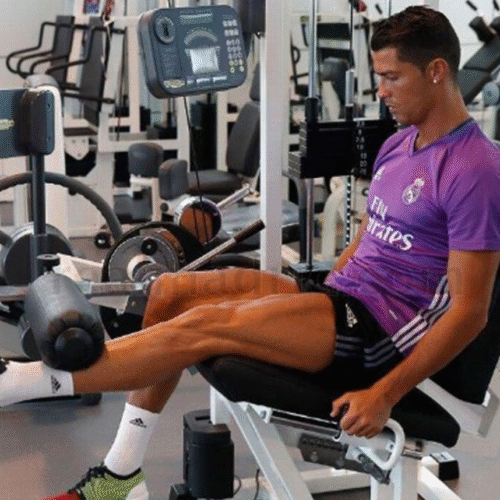 apakah-pemain-sepak-bola-harus-melakukan-gym