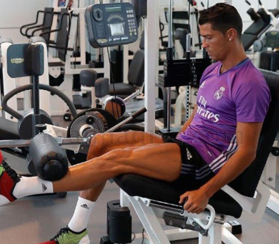 apakah-pemain-sepak-bola-harus-melakukan-gym