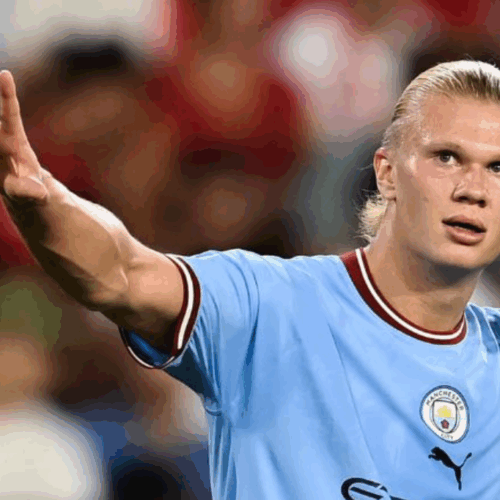 pemain-sepak-bola-dengan-badan-besar-tapi-cepat