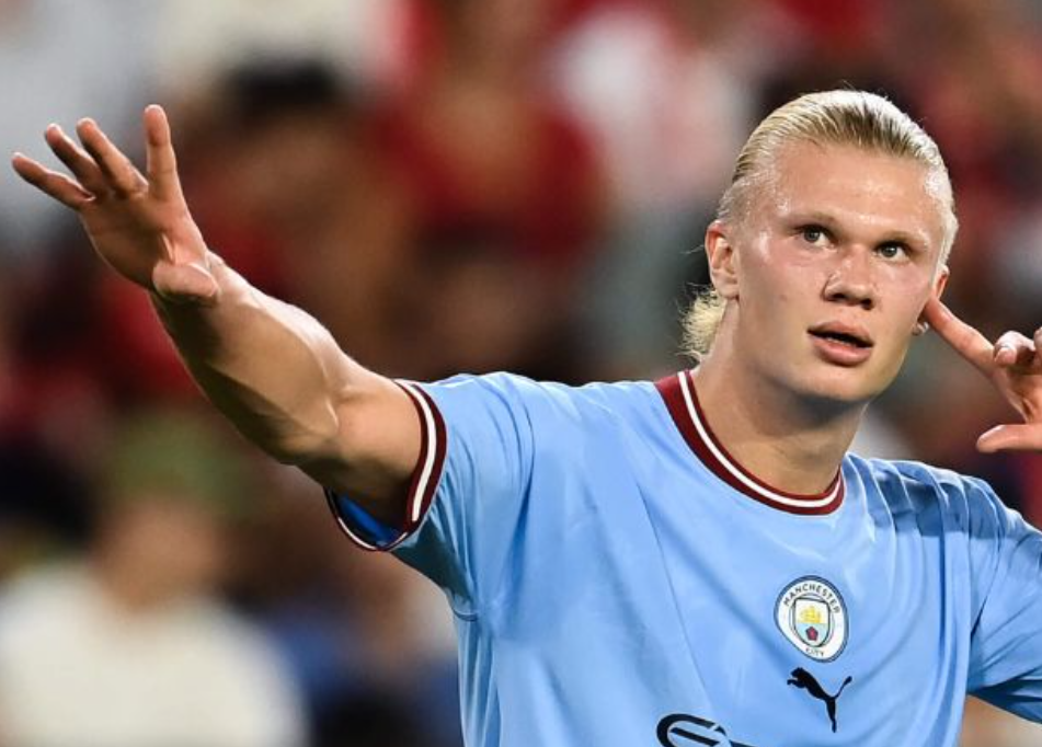 pemain-sepak-bola-dengan-badan-besar-tapi-cepat