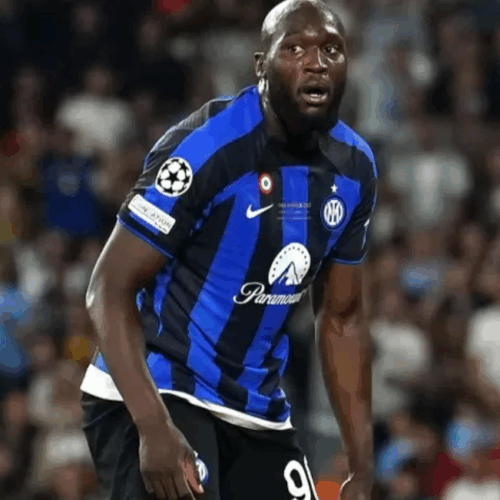 daftar-pemain-sepak-bola-yang-memiliki-postur-besar