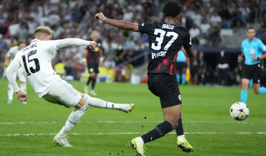 mengenal-lebih-dalam-tentang-fake-shot-dalam-sepak-bola