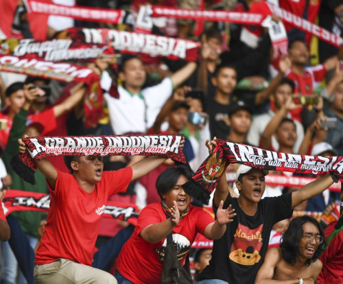 supporter-sepak-bola-dan-pengaruh-media-sosial