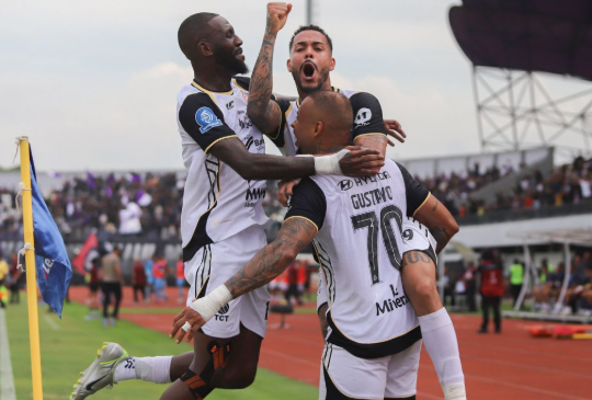 Persita Kalah 0-2, Persija Dominasi Derby Jakarta